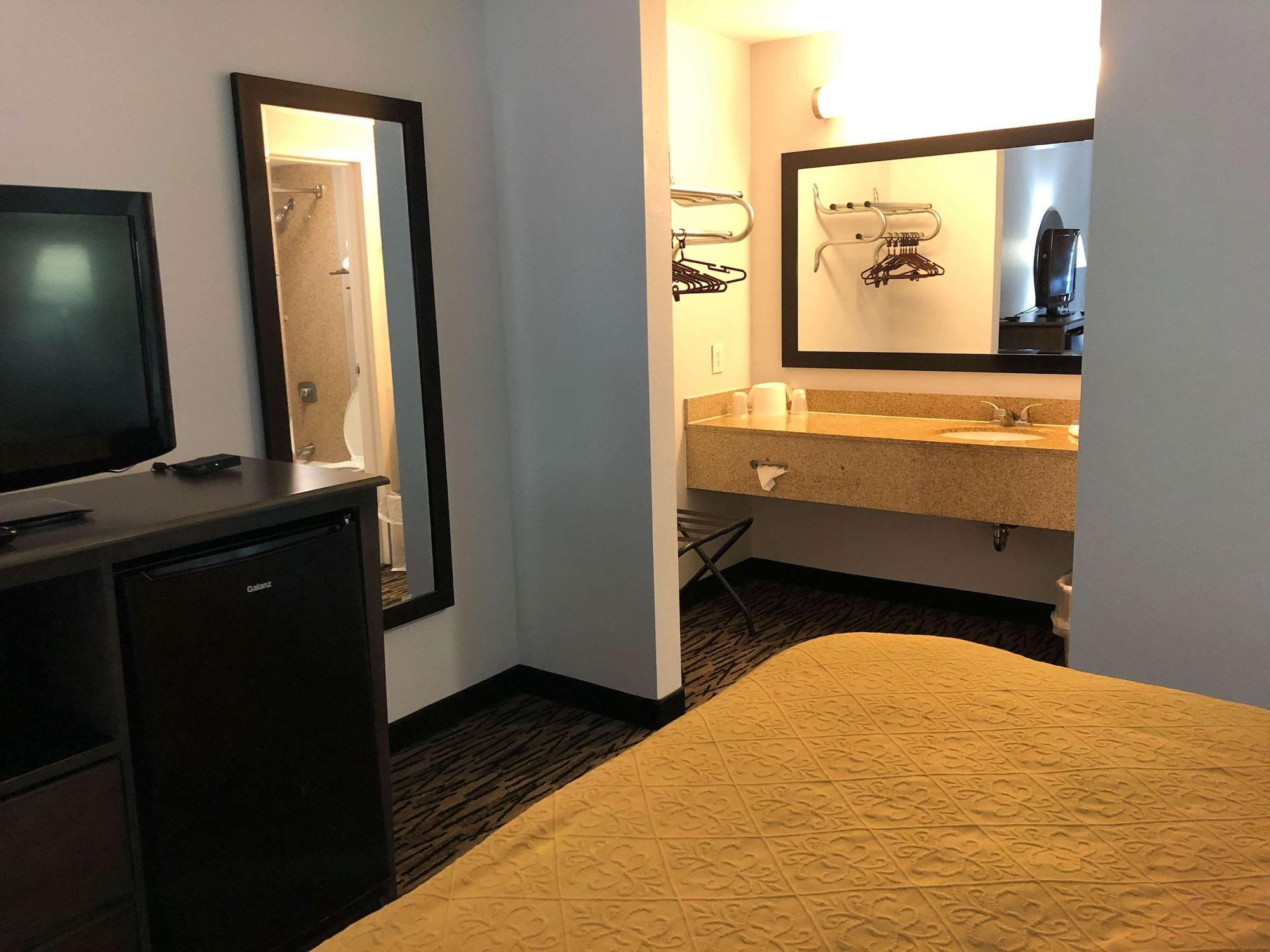 Motel 6-La Place, La Exterior photo